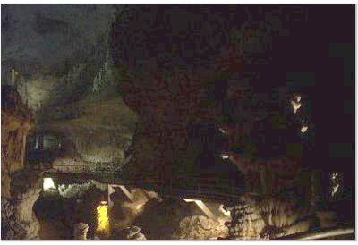 more_cave.jpg (36453 bytes)